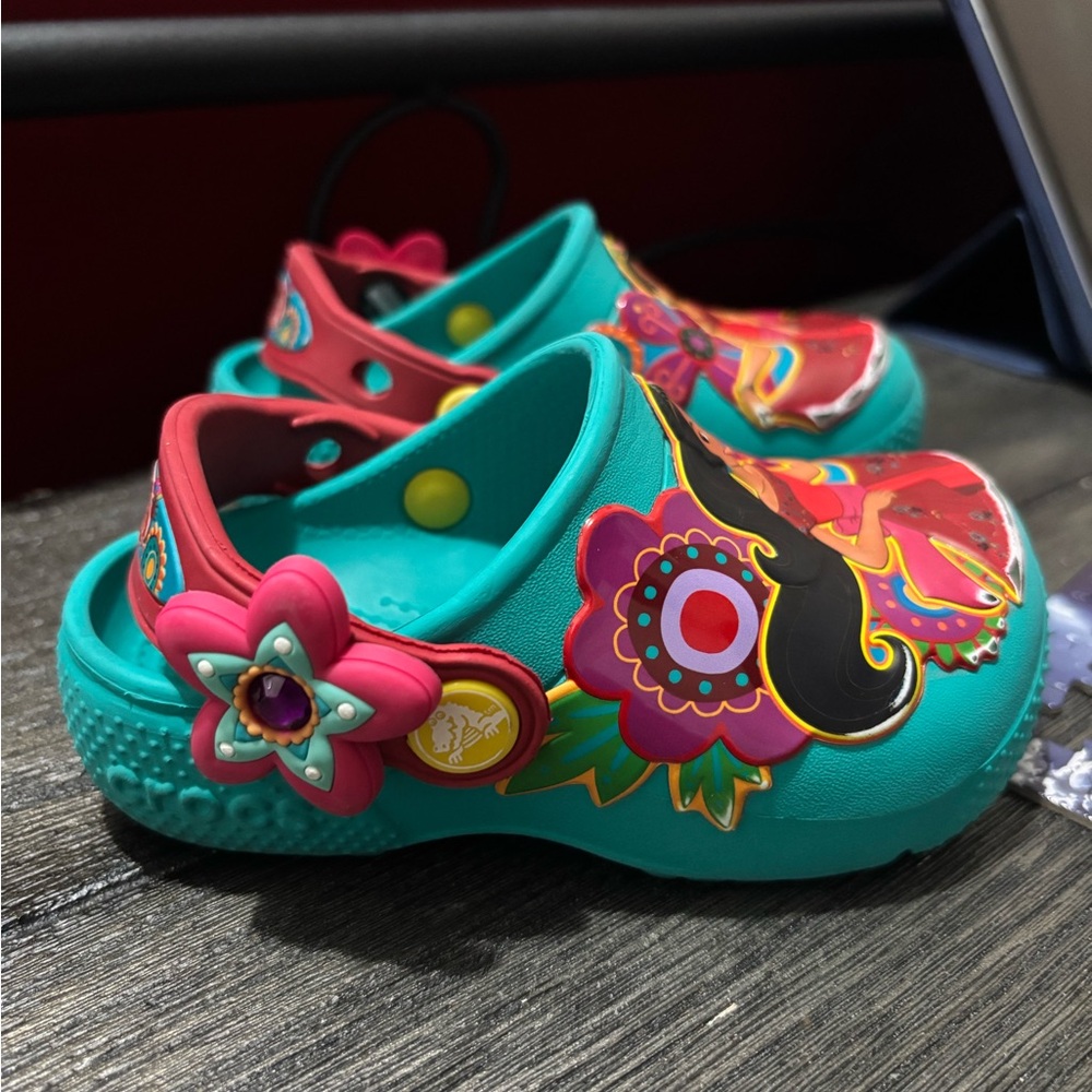 Crocs little girls size 7 Elena of Avalor Clog - Picture 2 of 10